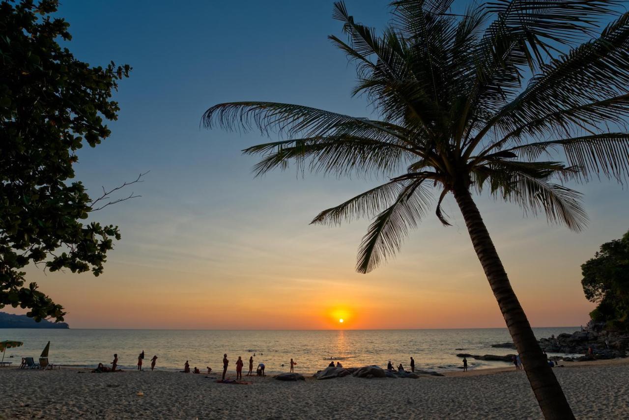 Outrigger Surin Beach Resort - Sha Extra Plus 외부 사진 Sunset at Tanjung Puteri Beach