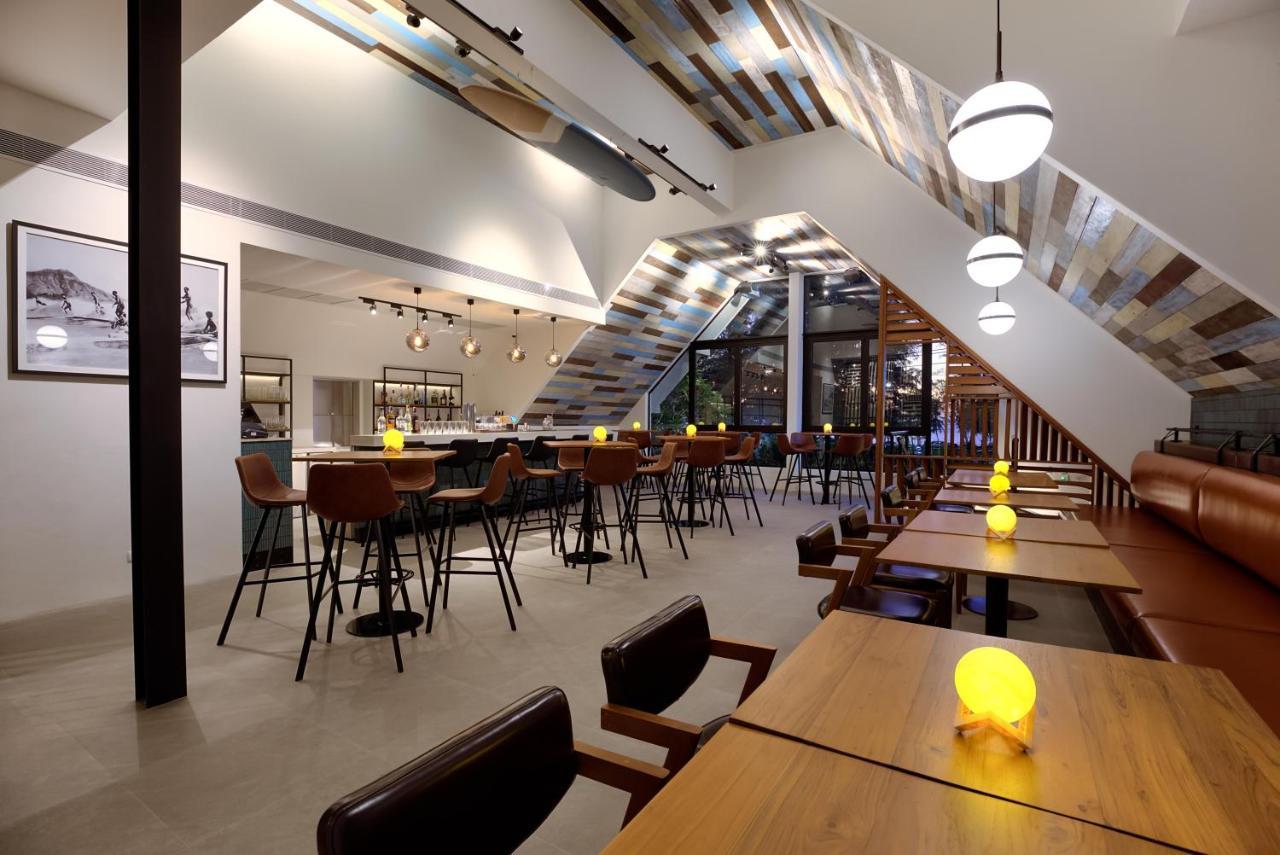 Outrigger Surin Beach Resort - Sha Extra Plus 외부 사진 Interior of the restaurant