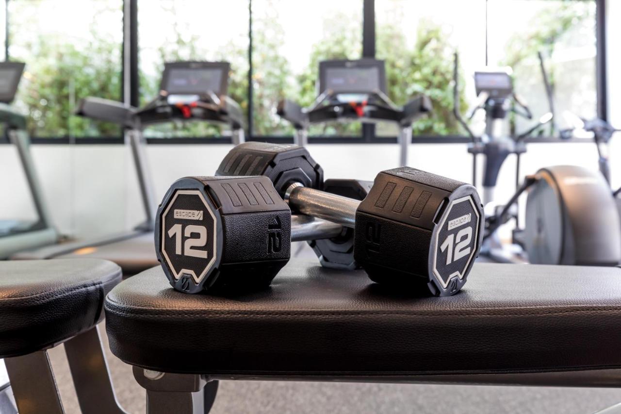 Outrigger Surin Beach Resort - Sha Extra Plus 외부 사진 12 kg (26 lb) dumbbell