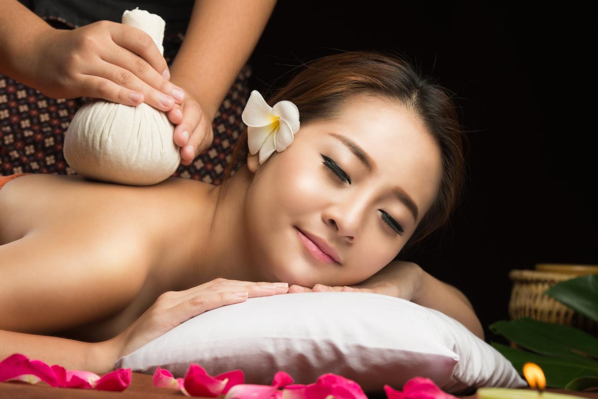 Outrigger Surin Beach Resort - Sha Extra Plus 외부 사진 Thai herbal compress massage