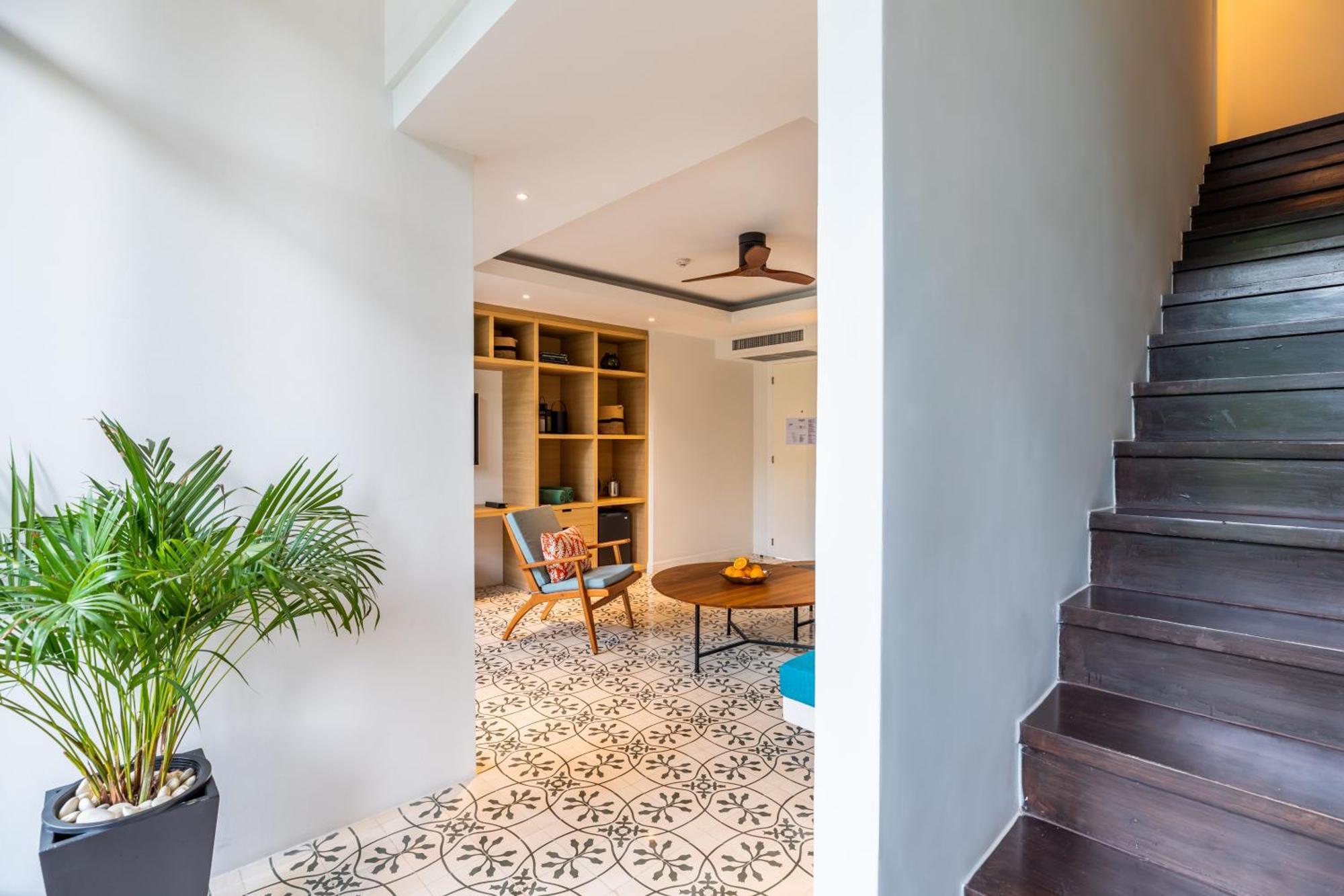 Outrigger Surin Beach Resort - Sha Extra Plus 객실 사진 Interior of the house