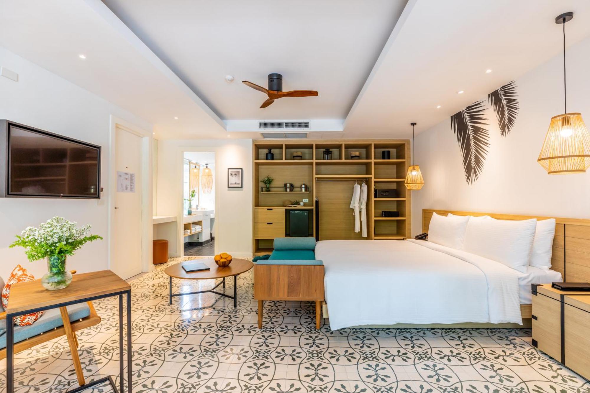 Outrigger Surin Beach Resort - Sha Extra Plus 객실 사진 Deluxe Ocean View