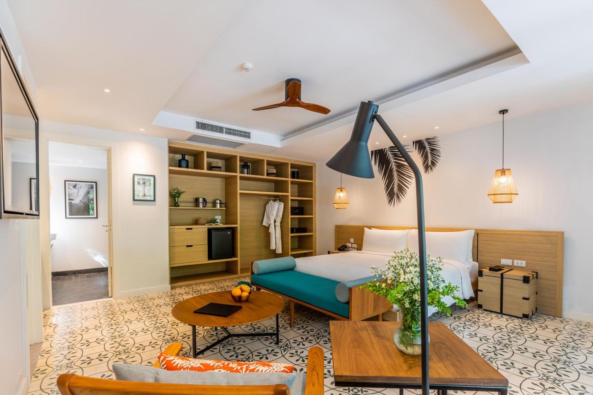 Outrigger Surin Beach Resort - Sha Extra Plus 객실 사진 Deluxe Suite